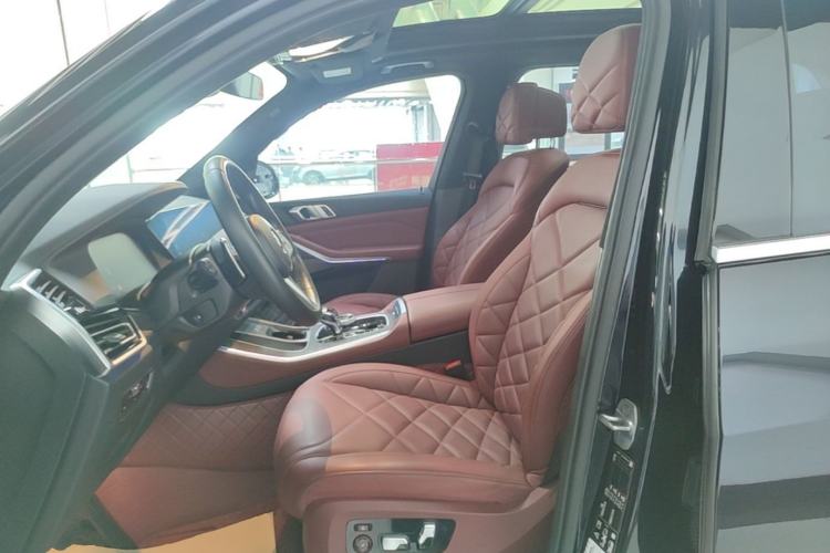 Used BMW X5 2022 Restyled xDrive 40Li M Sport Package Left Front Seat