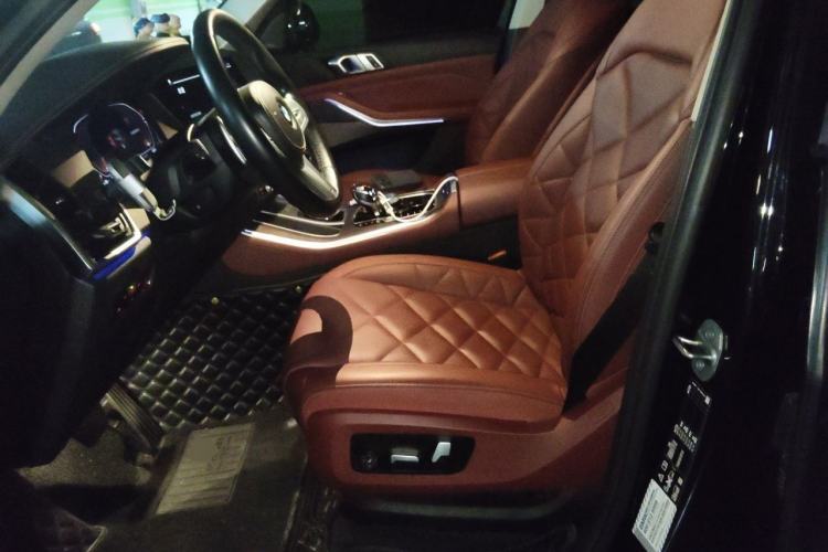 Used BMW X5 2022 Restyled xDrive 30Li Luxury Version M Sport Package Left Front Seat
