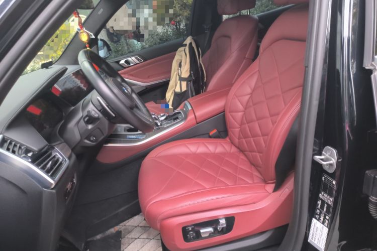 Used BMW X5 2022 xDrive 40Li M Sport Package Left Front Seat