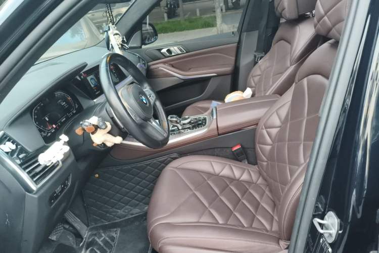Used BMW X5 2022 xDrive 40Li Luxury Edition M Sport Package Left Front Seat