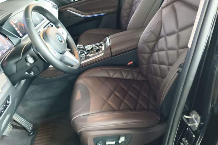 Used BMW X5 2022 xDrive 30Li M Sport Package Left Front Seat
