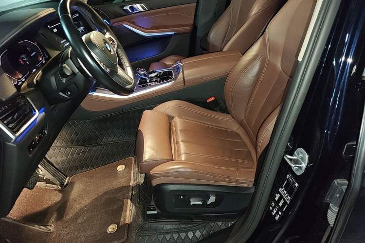 Used BMW X5 2022 xDrive30i M Sport Package Left Front Seat