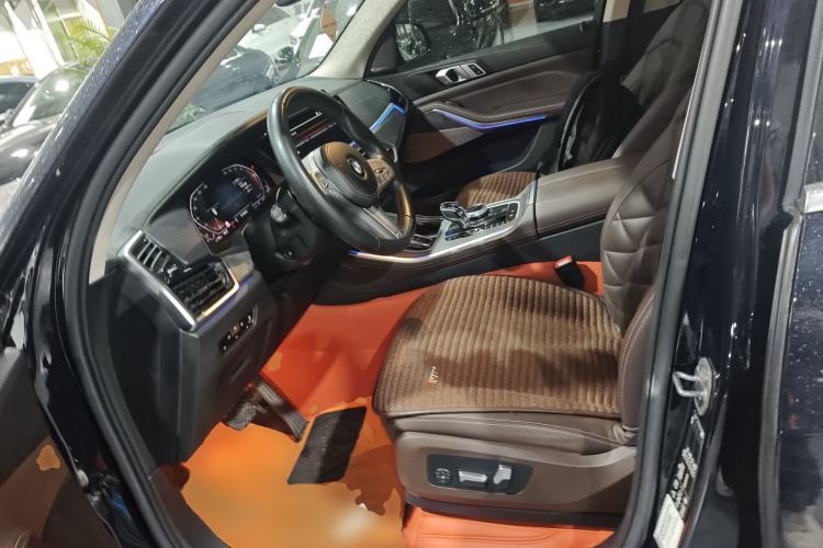 Used BMW X5 2022 xDrive 30Li Luxury M Sport Package Left Front Seat