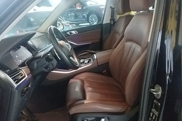 Used BMW X5 2022 xDrive40i Luxury Edition M Sport Package Left Front Seat