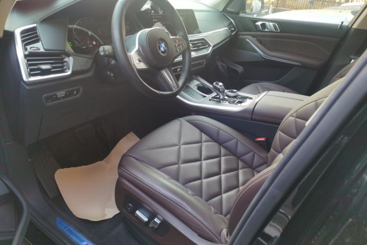 Used BMW X5 2022 xDrive 30Li Luxury M Sport Package Left Front Seat