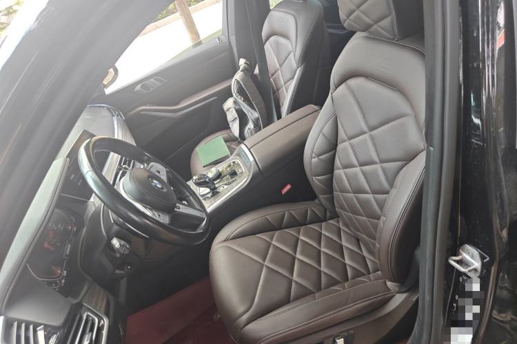 Used BMW X5 2022 Restyled xDrive 40Li Luxury Edition M Sport Package Left Front Seat