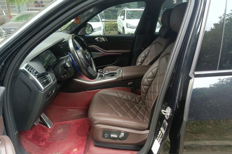 Used BMW X5 2022 Restyled xDrive 30Li Luxury Version M Sport Package Left Front Seat