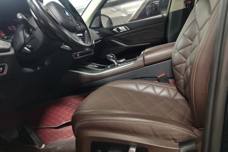 Used BMW X5 2022 xDrive 30Li M Sport Package Left Front Seat