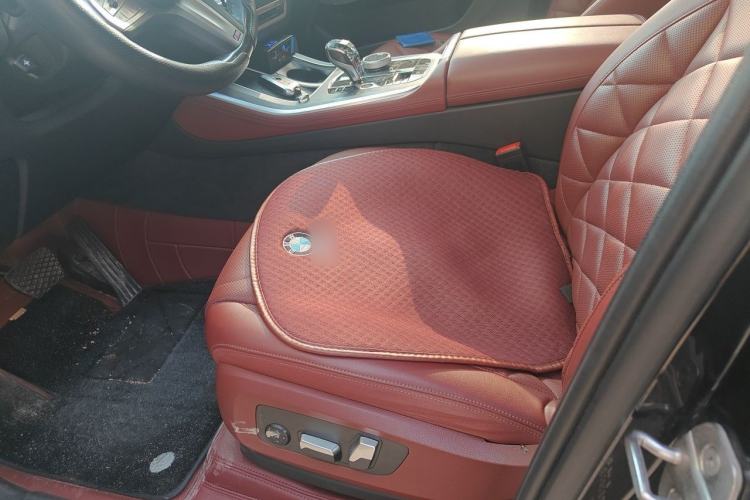 Used BMW X5 2022 xDrive 30Li M Sport Package Left Front Seat