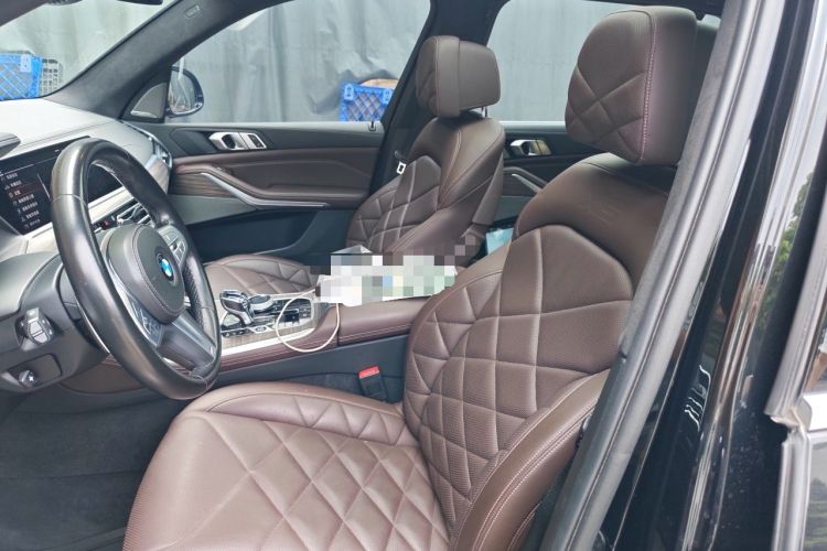 Used BMW X5 2022 xDrive 40Li M Sport Package Left Front Seat