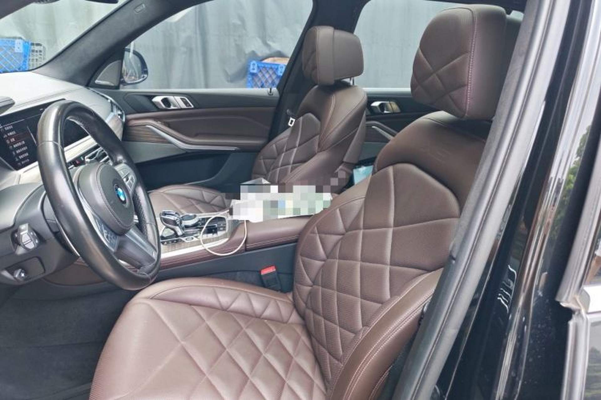 Used BMW X5 2022 xDrive 40Li M Sport Package Left Front Seat