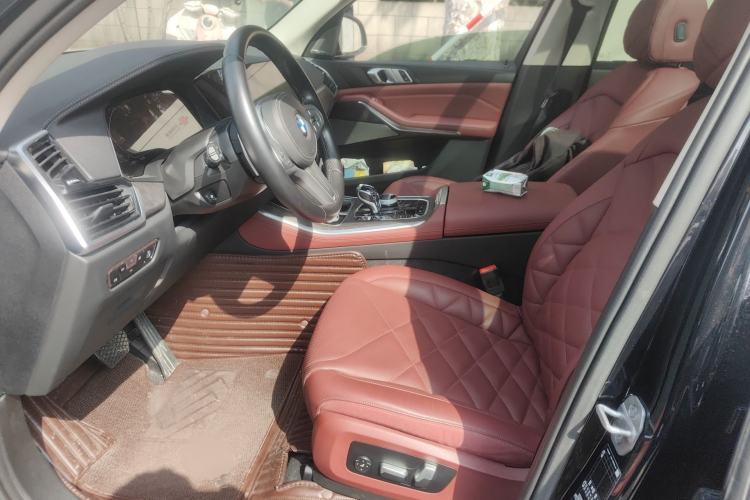 Used BMW X5 2022 Restyled xDrive 30Li Luxury Version M Sport Package Left Front Seat