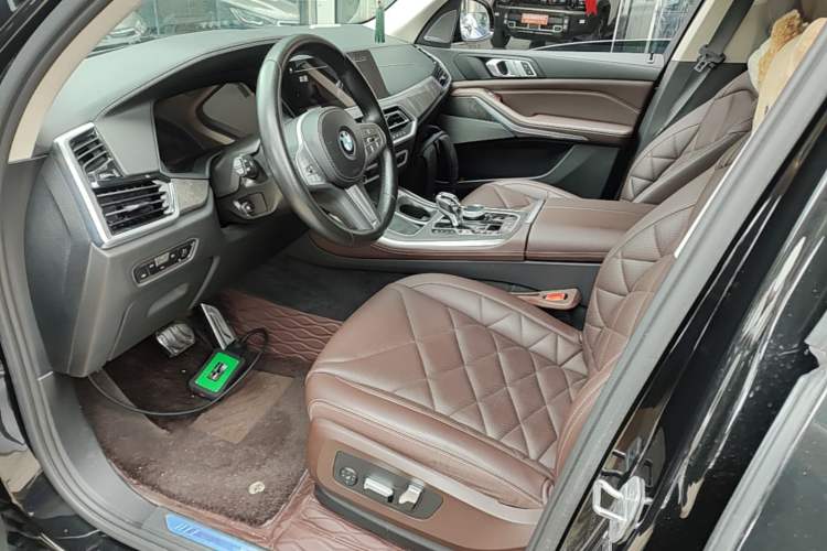 Used BMW X5 2022 Restyled xDrive 30Li Luxury Version M Sport Package Left Front Seat