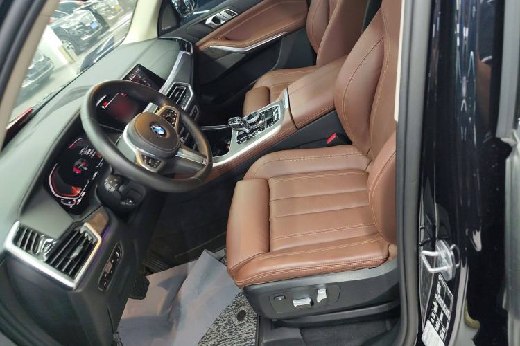 Used BMW X5 2022 xDrive40i M Sport Package Left Front Seat
