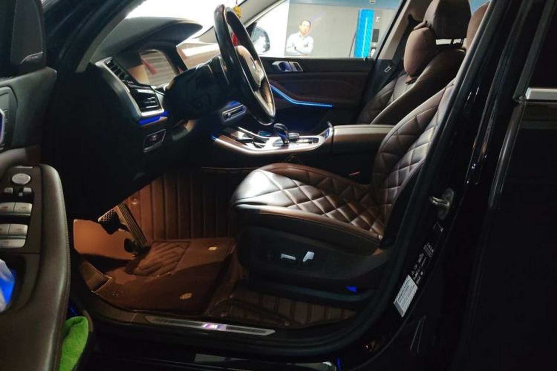 Used BMW X5 2022 Restyled xDrive 30Li Luxury Version M Sport Package Left Front Seat