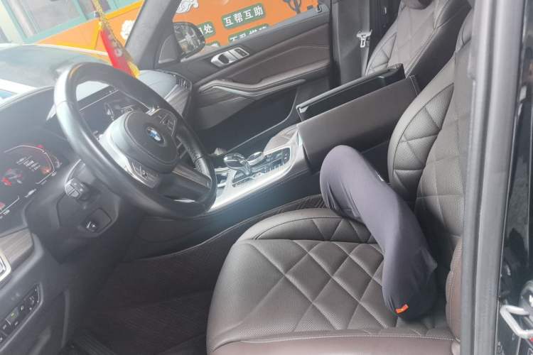 Used BMW X5 2022 Restyled xDrive 40Li M Sport Package Left Front Seat