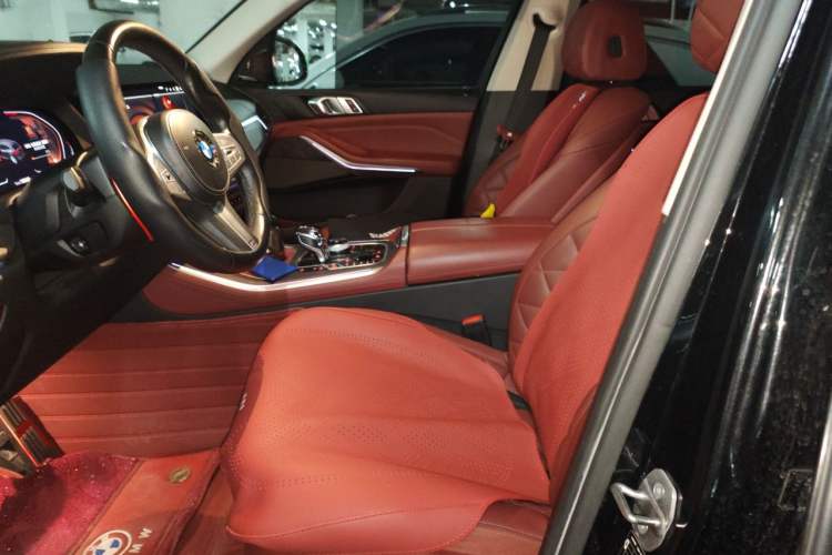 Used BMW X5 2022 xDrive 30Li M Sport Package Left Front Seat