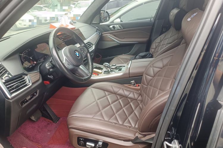 Used BMW X5 2022 xDrive 40Li M Sport Package Left Front Seat