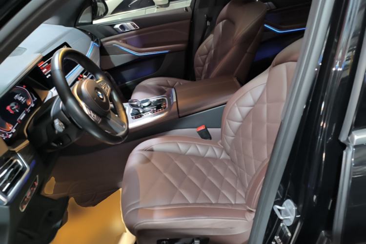 Used BMW X5 2022 Restyled xDrive 40Li M Sport Package Left Front Seat