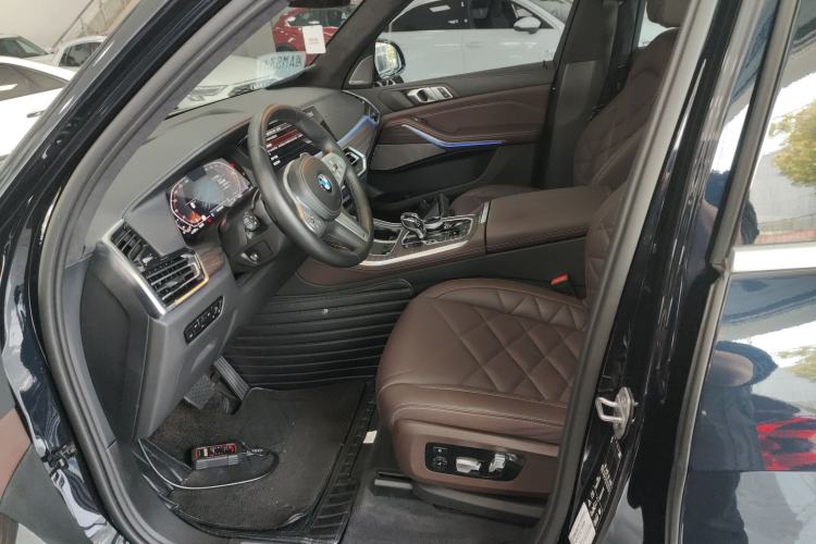 Used BMW X5 2022 Restyled xDrive 40Li M Sport Package Left Front Seat