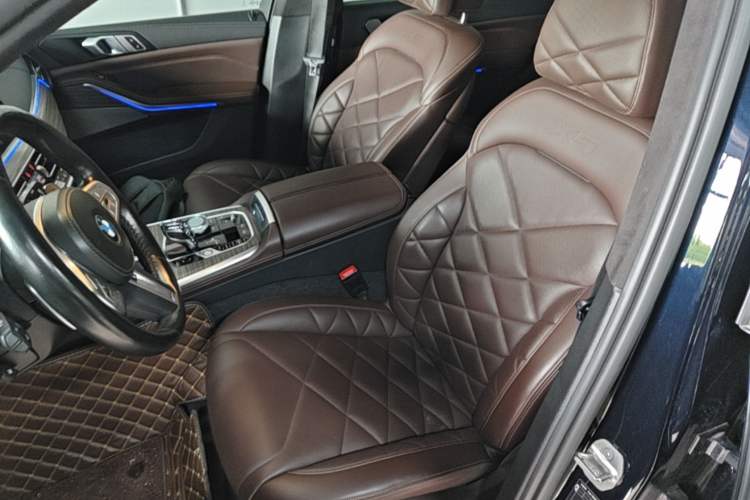Used BMW X5 2022 xDrive 40Li Luxury Edition M Sport Package Left Front Seat