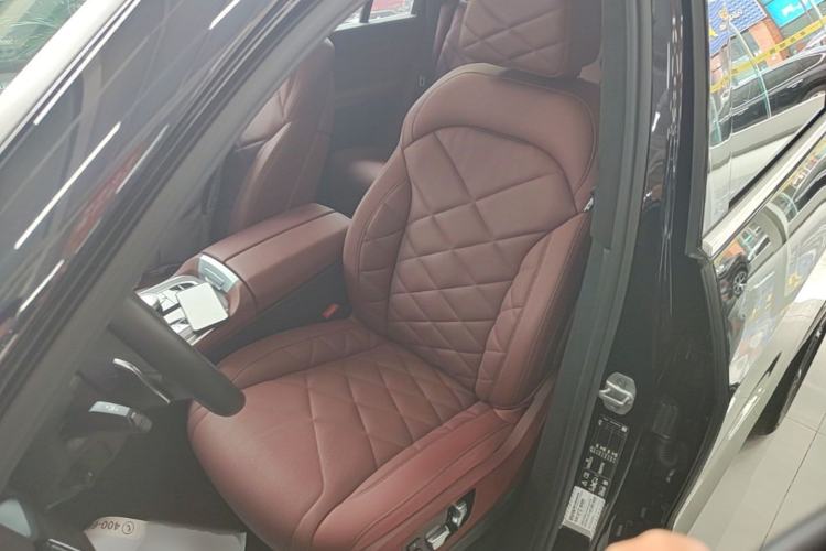 Used BMW X5 2022 Restyled xDrive 40Li M Sport Package Left Front Seat