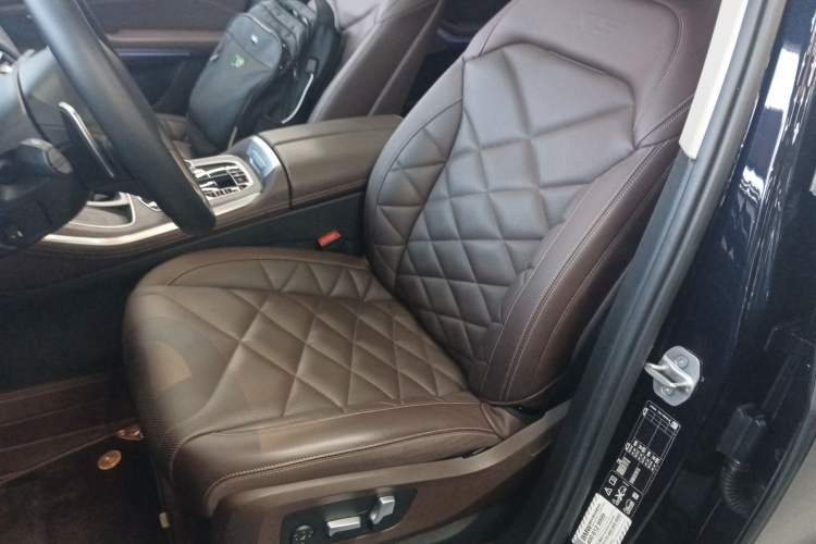 Used BMW X5 2022 Restyled xDrive 30Li Luxury Version M Sport Package Left Front Seat