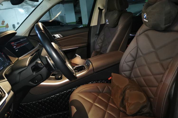 Used BMW X5 2022 xDrive 30Li Luxury M Sport Package Left Front Seat