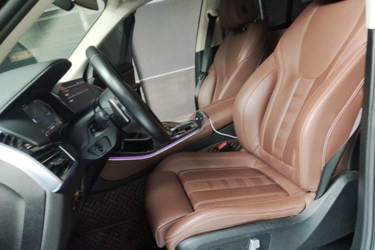 Used BMW X5 2022 xDrive40i M Sport Package Left Front Seat