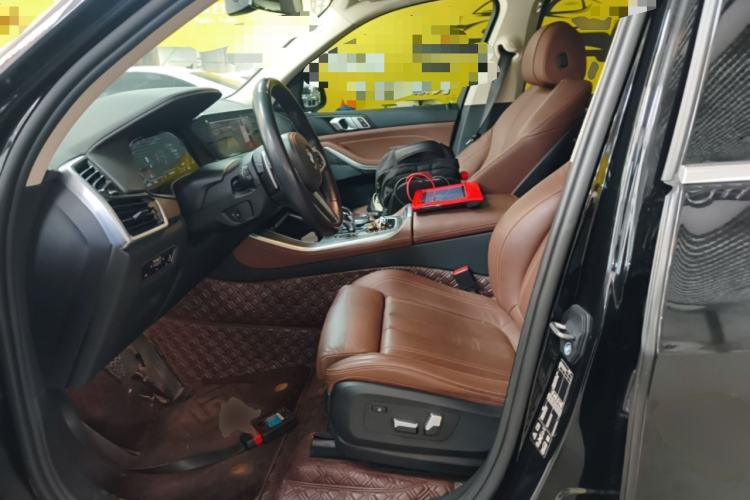 Used BMW X5 2022 xDrive40i M Sport Package Left Front Seat