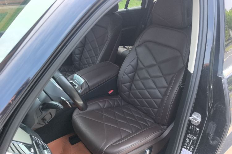 Used BMW X5 2022 xDrive 30Li Luxury M Sport Package Left Front Seat