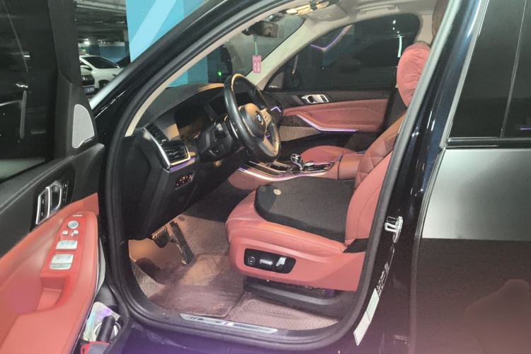 Used BMW X5 2022 xDrive 30Li Luxury M Sport Package Left Front Seat