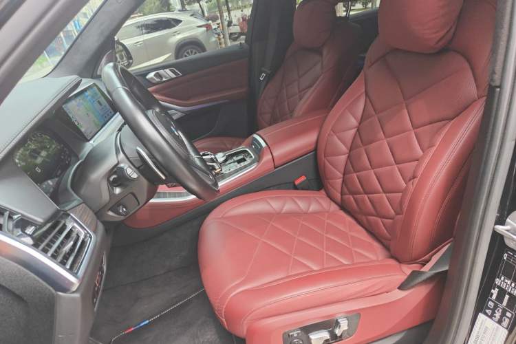 Used BMW X5 2022 Restyled xDrive 40Li M Sport Package Left Front Seat