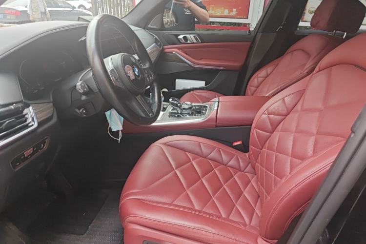 Used BMW X5 2022 xDrive 40Li M Sport Package Left Front Seat