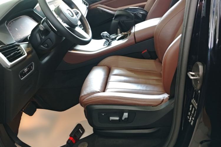 Used BMW X5 2022 xDrive30i M Sport Package Left Front Seat