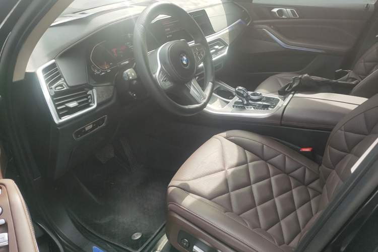 Used BMW X5 2022 xDrive 30Li Luxury M Sport Package Left Front Seat
