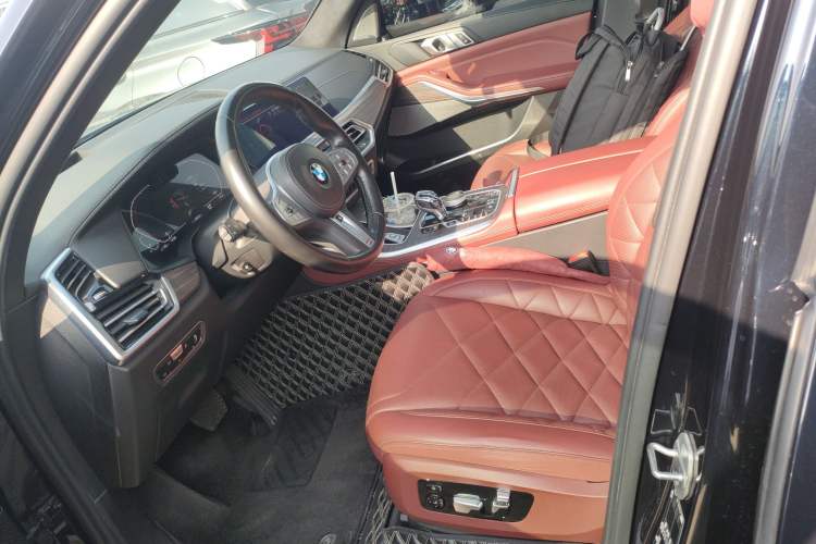 Used BMW X5 2022 xDrive 40Li Luxury Edition M Sport Package Left Front Seat