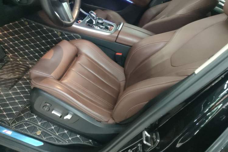 Used BMW X5 2022 xDrive30i M Sport Package Left Front Seat