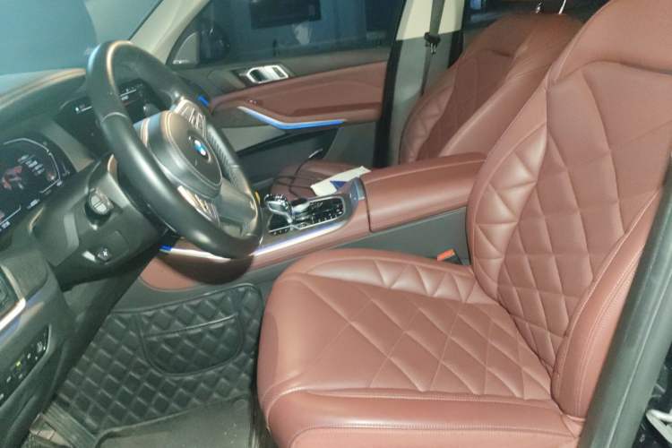 Used BMW X5 2022 Restyled xDrive 30Li Luxury Version M Sport Package Left Front Seat
