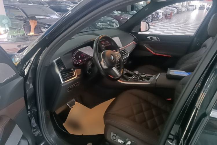 Used BMW X5 2022 Restyled xDrive 40Li M Sport Package Left Front Seat