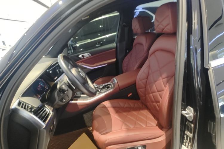 Used BMW X5 2022 Restyled xDrive 40Li M Sport Package Left Front Seat