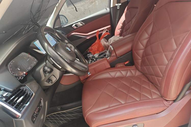 Used BMW X5 2022 xDrive 30Li Luxury M Sport Package Left Front Seat