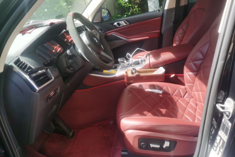 Used BMW X5 2022 xDrive 30Li Luxury M Sport Package Left Front Seat