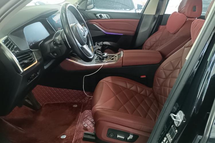 Used BMW X5 2022 Restyled xDrive 30Li Luxury Version M Sport Package Left Front Seat