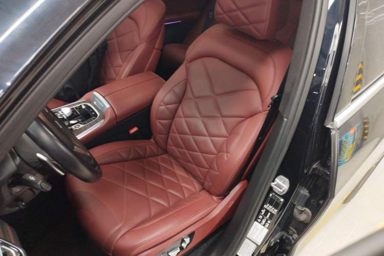Used BMW X5 2022 Restyled xDrive 40Li Luxury Edition M Sport Package Left Front Seat