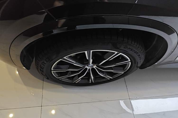 Used BMW X5 2022 xDrive 30Li Luxury M Sport Package Left Front Wheel Hub