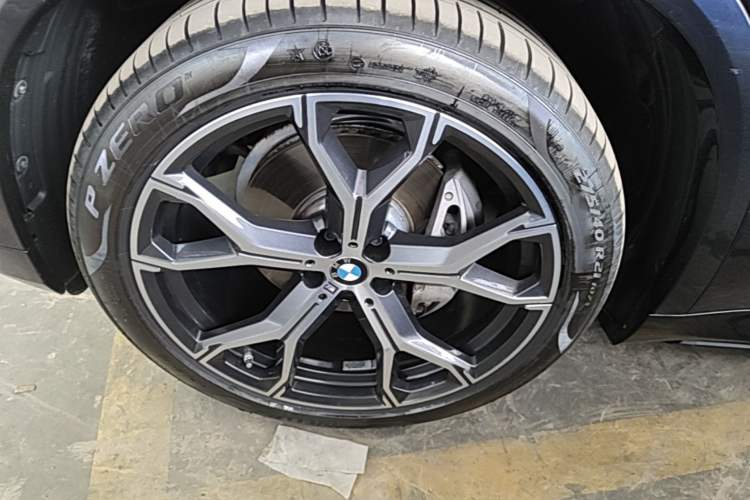 Used BMW X5 2022 Restyled xDrive 40Li M Sport Package Left Front Wheel Hub