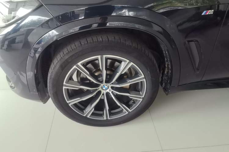 Used BMW X5 2022 xDrive30i M Sport Package Left Front Wheel Hub