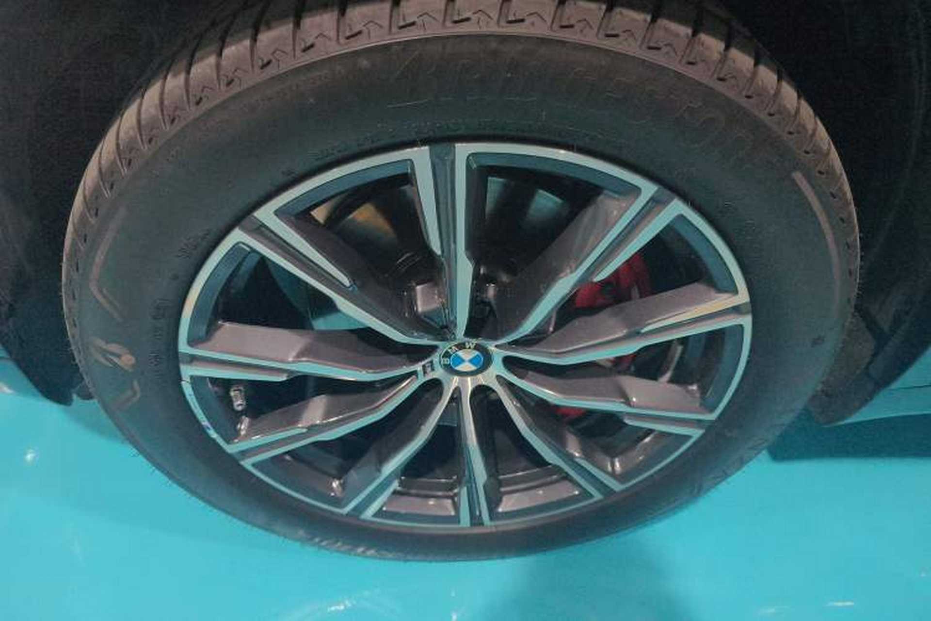 Used BMW X5 2022 xDrive40i M Sport Package Left Front Wheel Hub