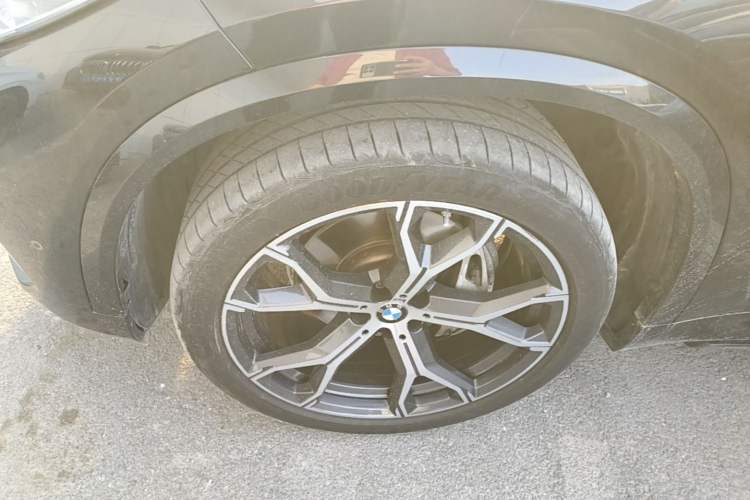 Used BMW X5 2022 Restyled xDrive 40Li M Sport Package Left Front Wheel Hub